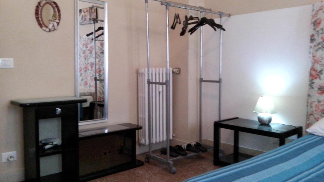 Affittacamere , Rooms Near Trastevere Station Rom Exteriör bild